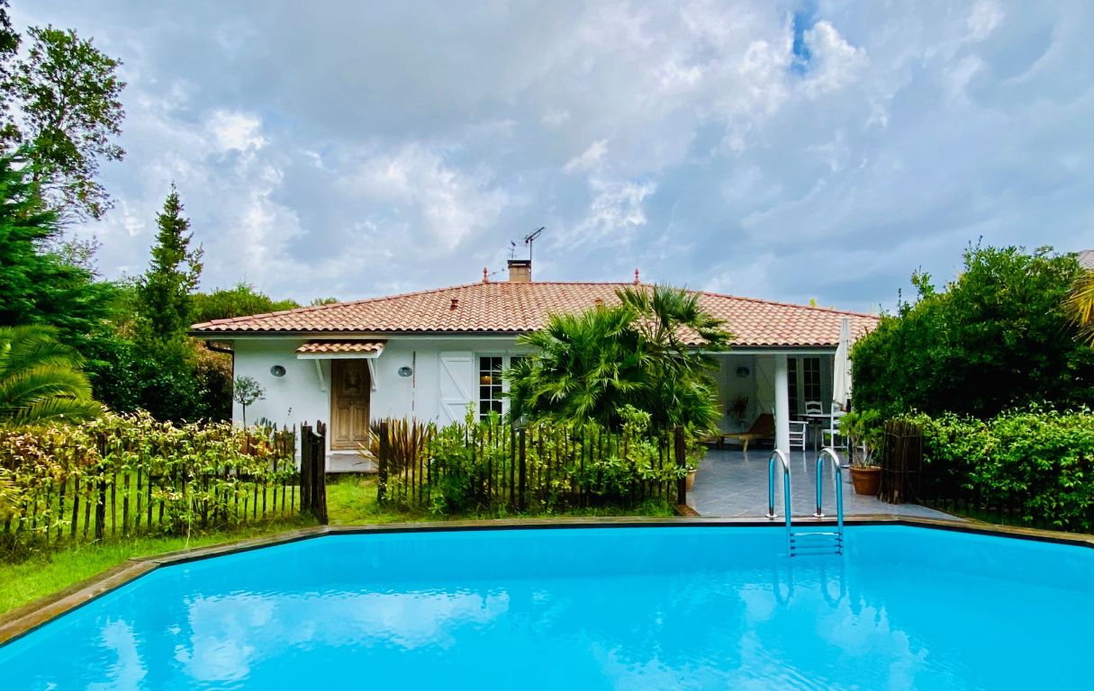 house 5 rooms for sale on LABENNE (40530)