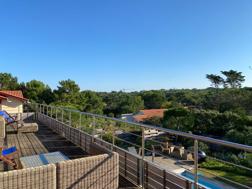 villa 9 rooms for sale on HOSSEGOR (40150)