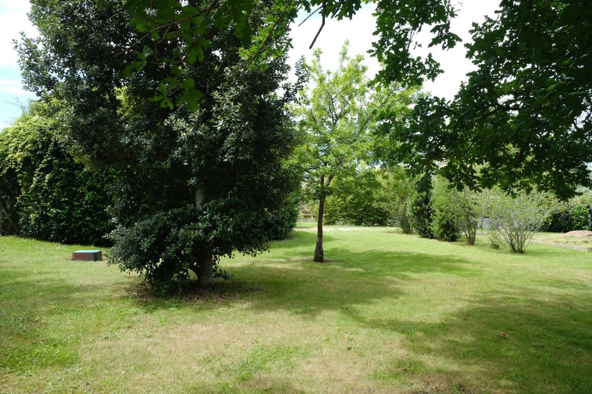 land for sale on ANGRESSE (40150)