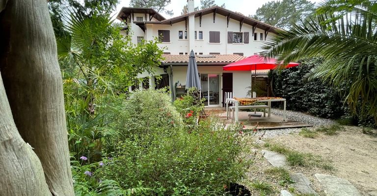 Petite maison de type 4 à quelques pas du lac marin