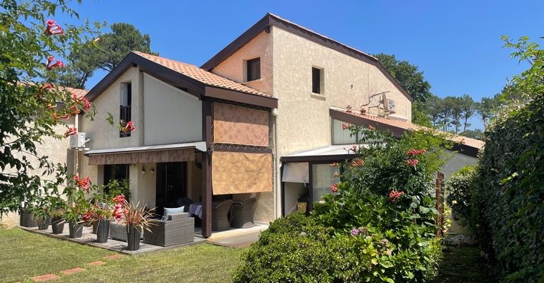 Charming terraced house near the city center of Hossegor